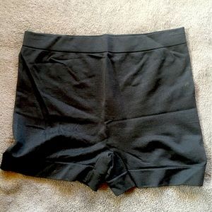 Nautica intimates seamless shaping short